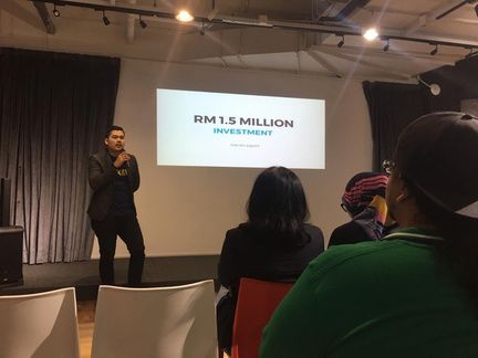 Sesi pitching di pentas